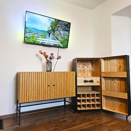 Living Stilvolle Nahe Bernkastel-kues, Disneyplus, Netflix, Grosser Tv & Parkplatz Longkamp