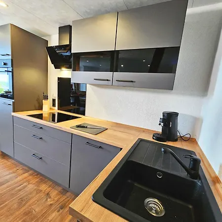 Apartment Living Stilvolle Nahe Bernkastel-kues, Disneyplus, Netflix, Grosser Tv & Parkplatz *