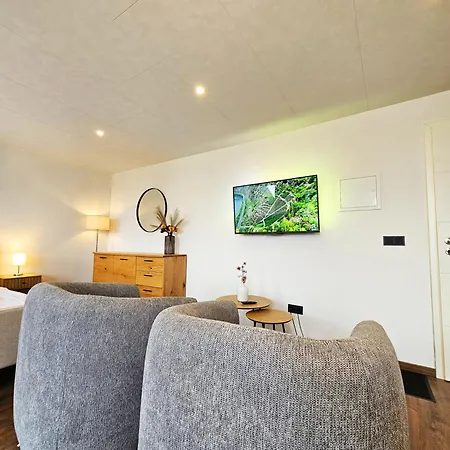 Living Stilvolle Nahe Bernkastel-kues, Disneyplus, Netflix, Grosser Tv & Parkplatz アパート *