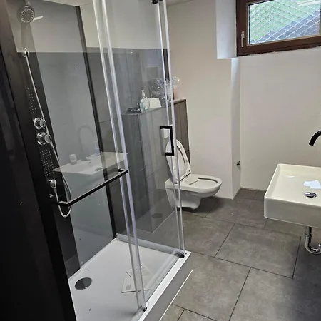 Apartment Living Stilvolle Nahe Bernkastel-kues, Disneyplus, Netflix, Grosser Tv & Parkplatz